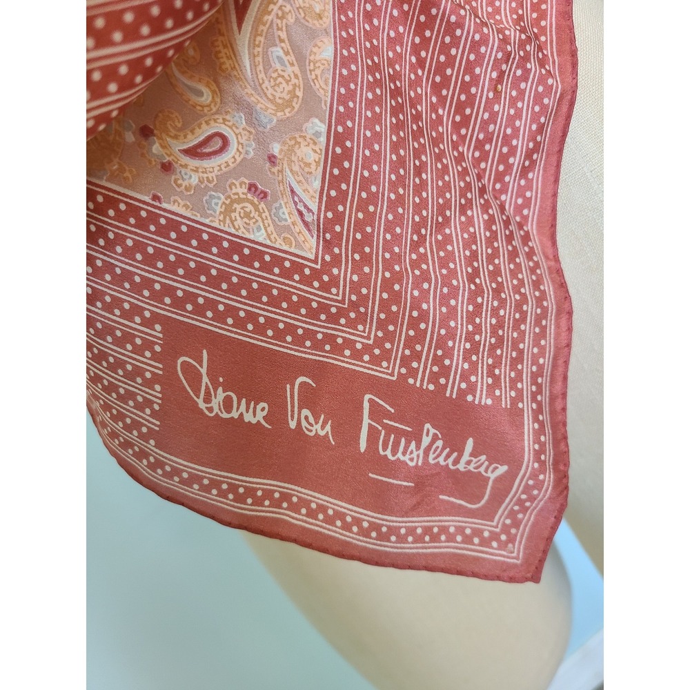 VTG Diane Von Furstenberg Silk Scarf Pink Paisley Square Western 70's Festival - Picture 4 of 4